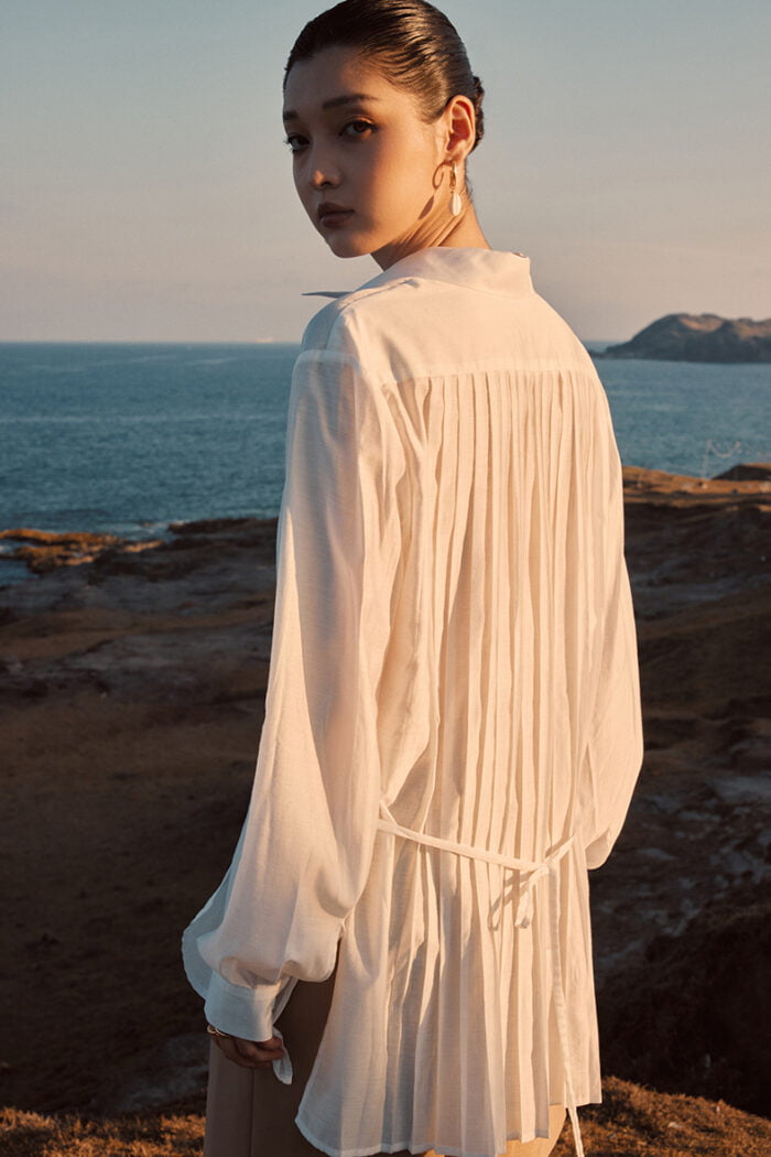 Reina With Pleated Back Shirt - Image 3