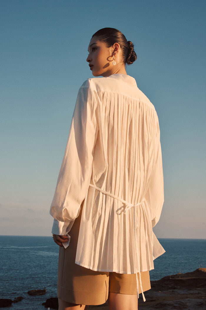 Reina With Pleated Back Shirt - Image 2
