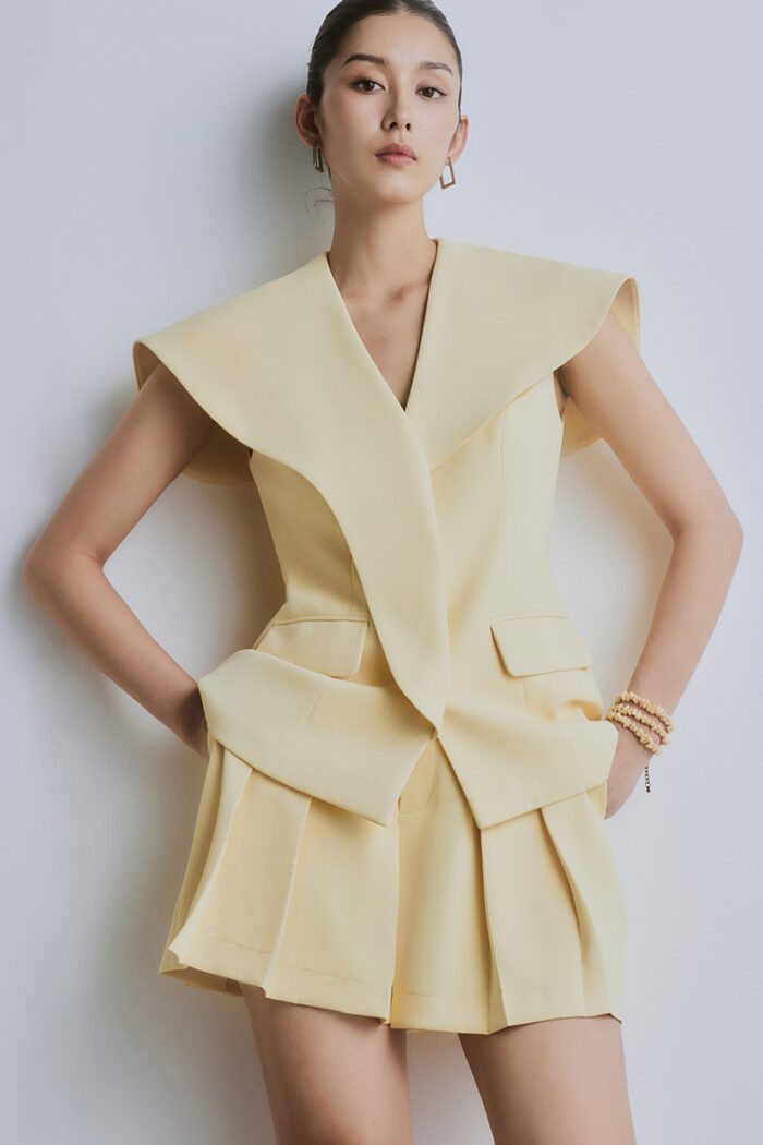 Olga Sailo Collar Sleeveless Blazer - Image 1
