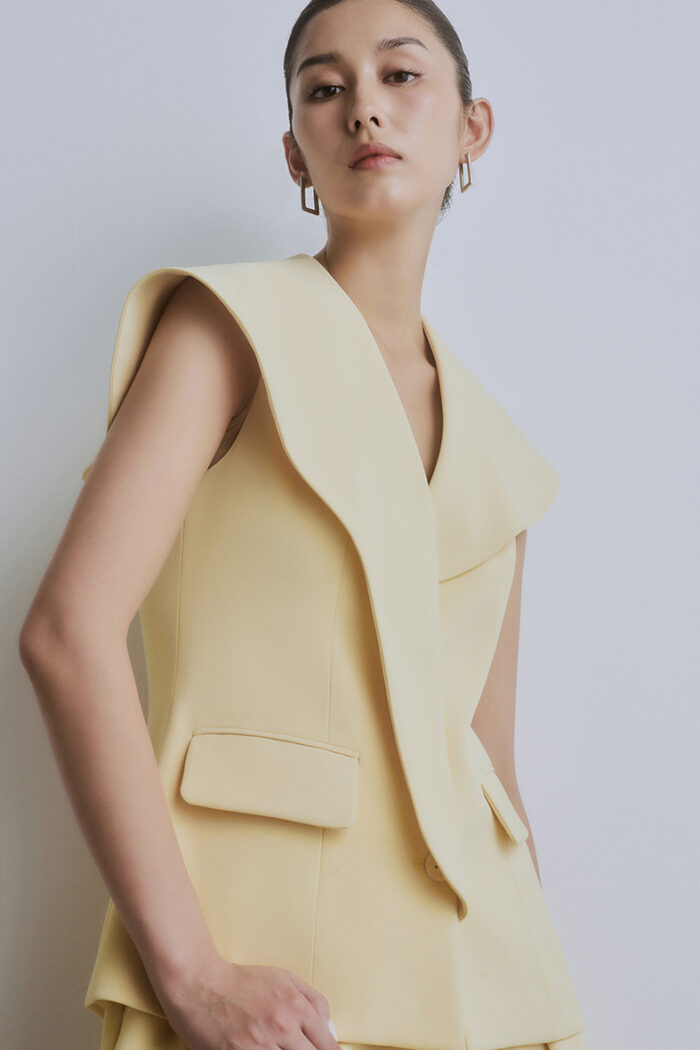 Olga Sailo Collar Sleeveless Blazer - Image 2